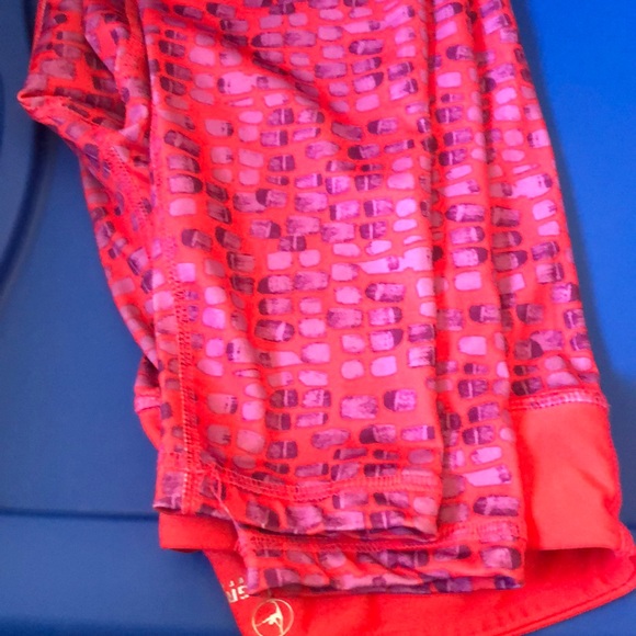 Full length tight ankle leggings by 90 degree. - Picture 3 of 3